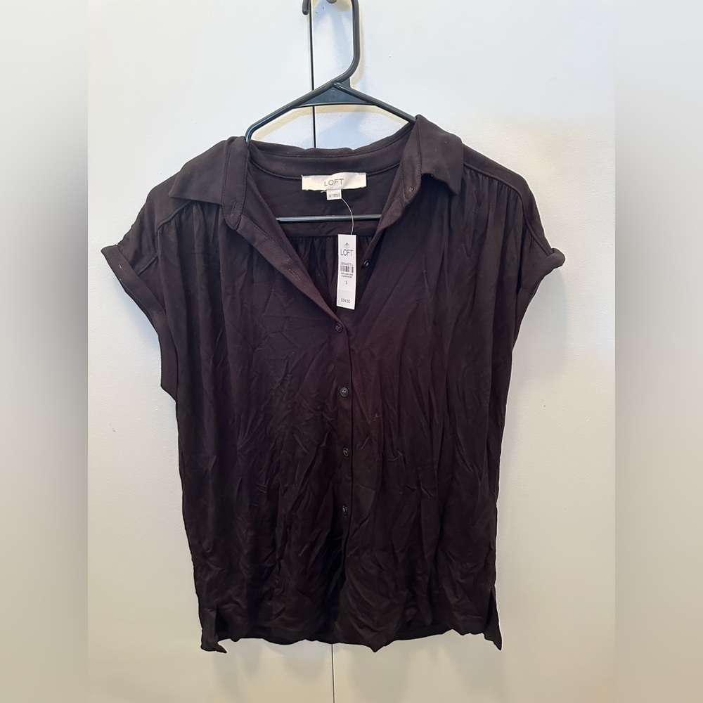 Loft tee shirt. NEVER WORN WITH TAGS!